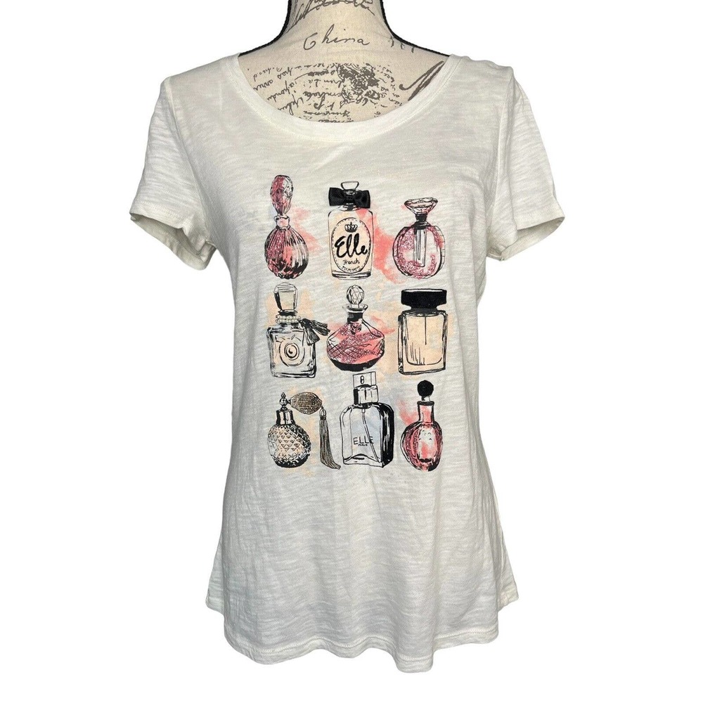Elle Woman’s Glitter Graphic T Shirt blouse Size M NWOT